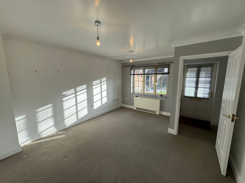 Property photo 3 of 9 Photo 03