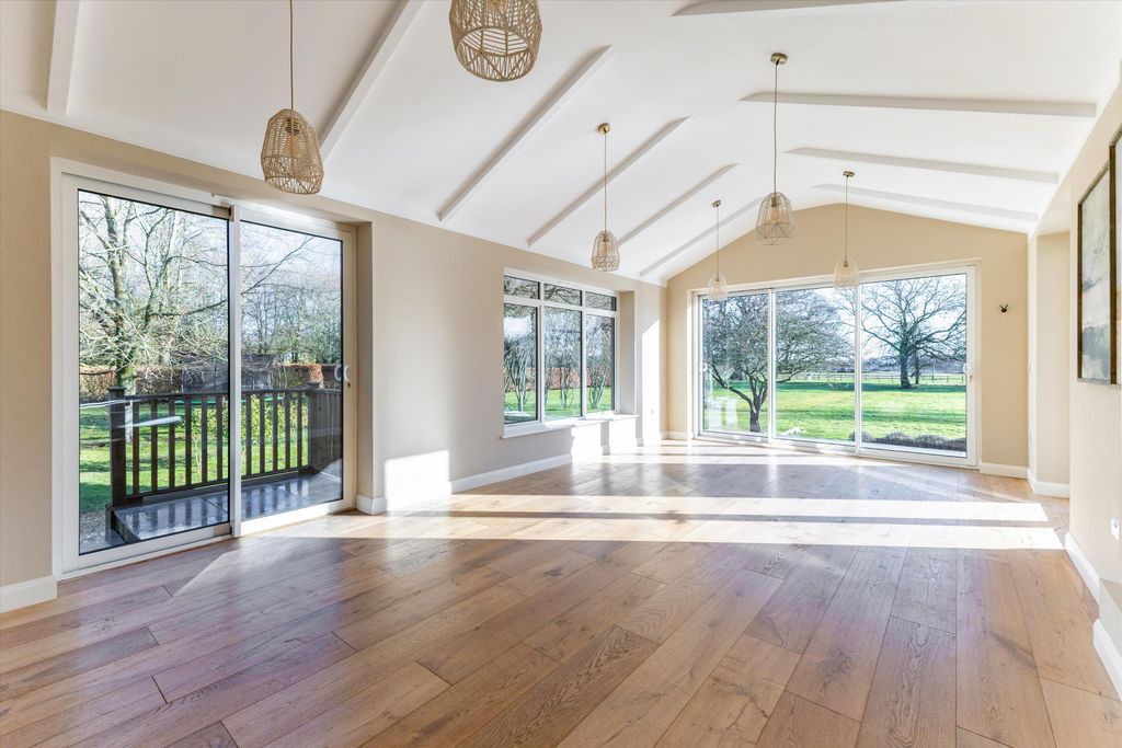 Property photo 2 of 28 Image