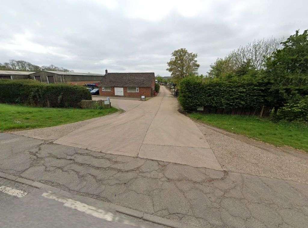 Property photo 2 of 3 Chesterton Access.Jpg