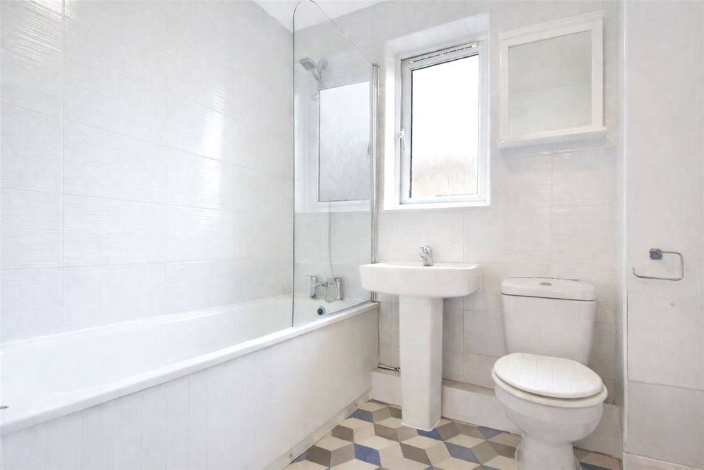 Property photo 3 of 5 Picture No. 21