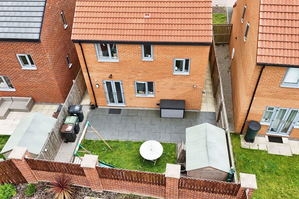 Property photo 2 of 19