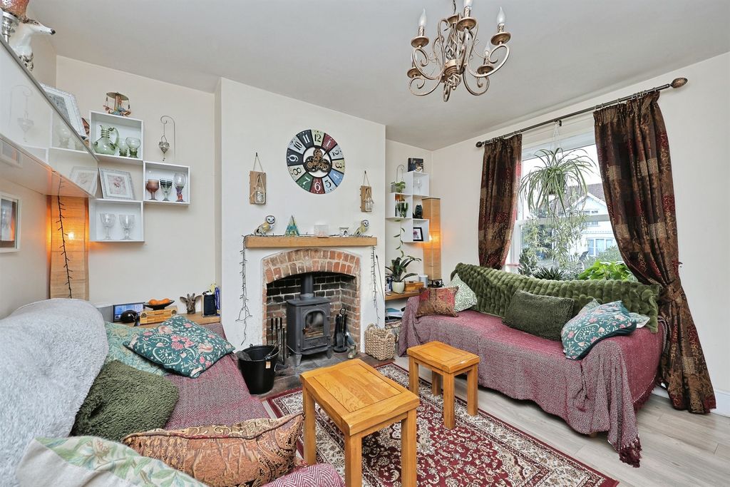 Property photo 3 of 22