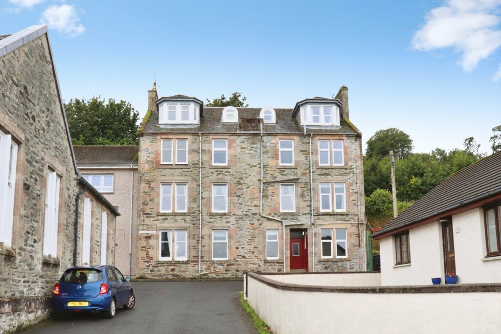 Property photo 1 of 8