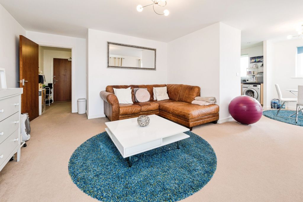 Property photo 2 of 14