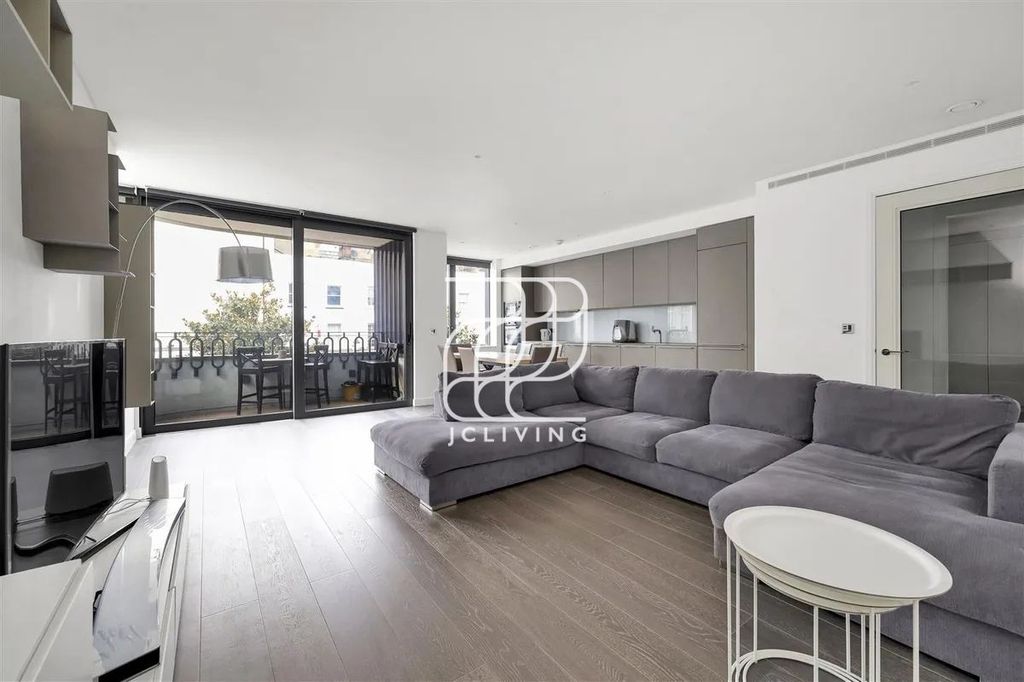 Property photo 1 of 23 Queensway, London, W2