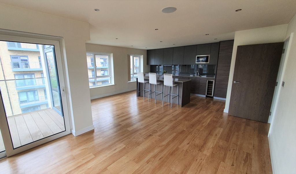 Property photo 3 of 12 Gallery