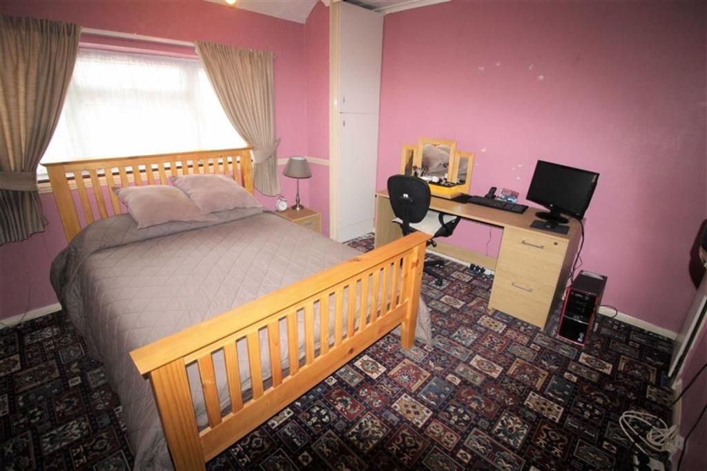 Property photo 3 of 8 Gallery