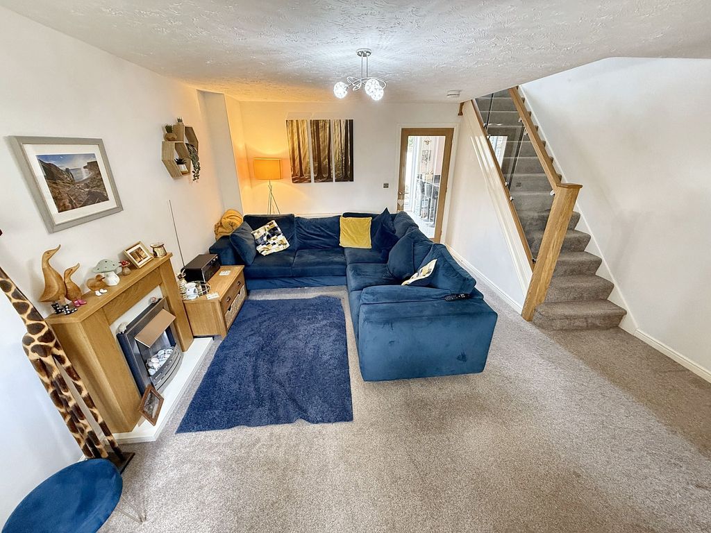 Property photo 2 of 22