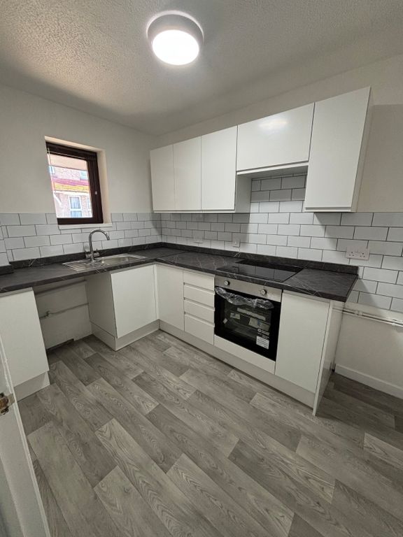 Property photo 2 of 8 Picture 2