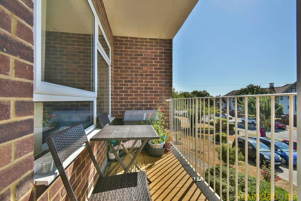 Property photo 2 of 11