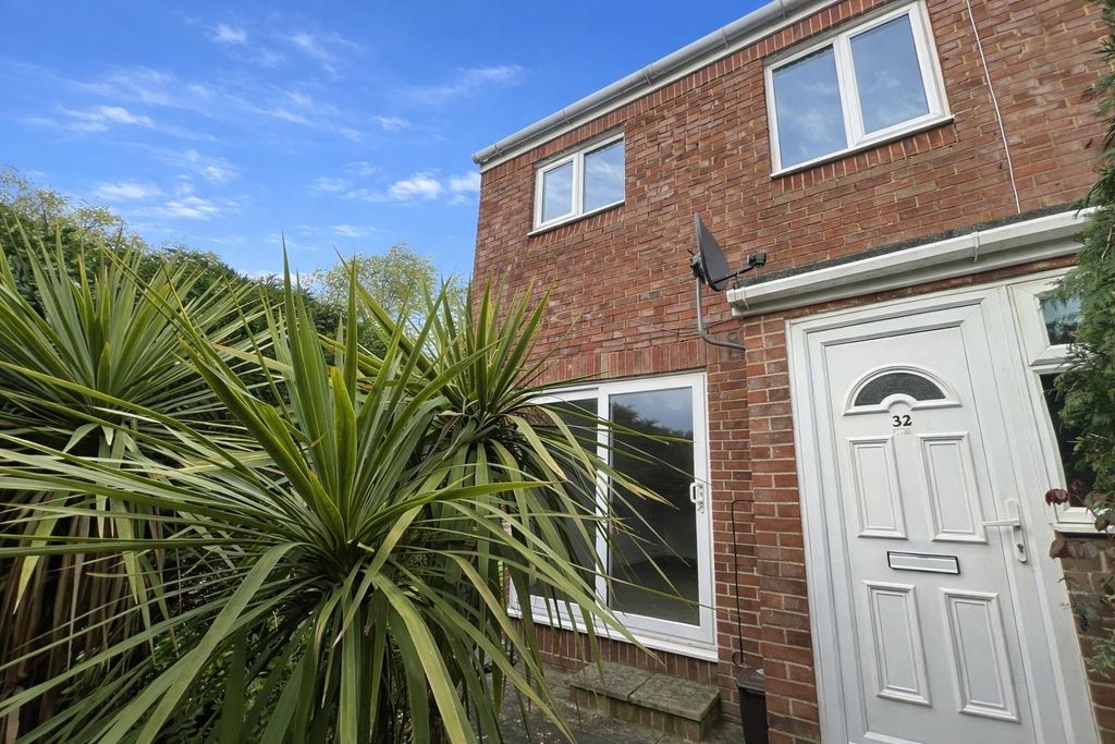 Property photo 1 of 12 External