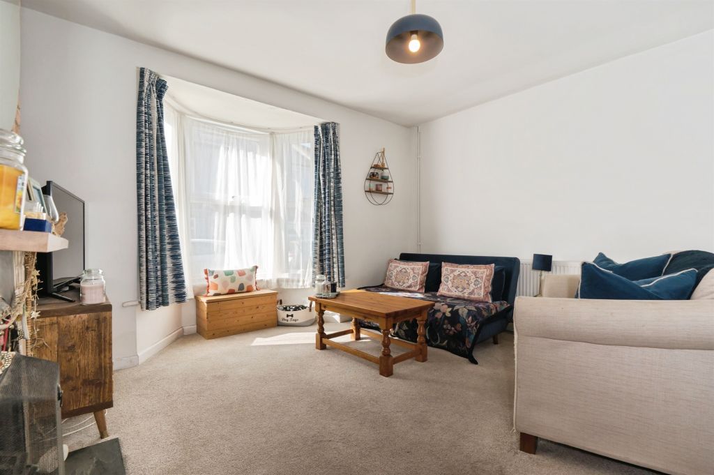 Property photo 3 of 12