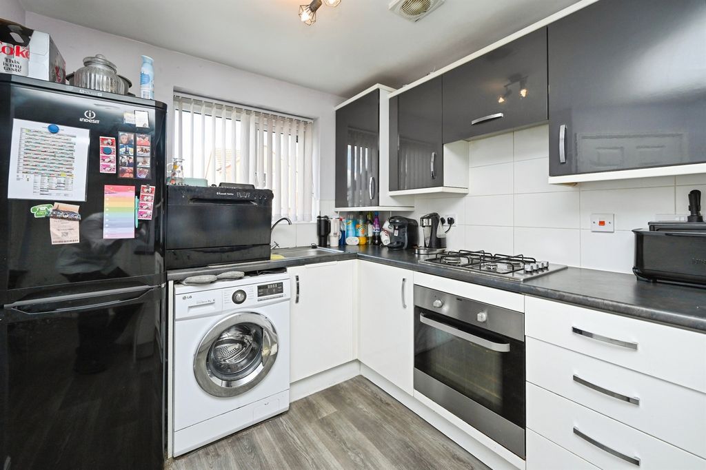 Property photo 3 of 13