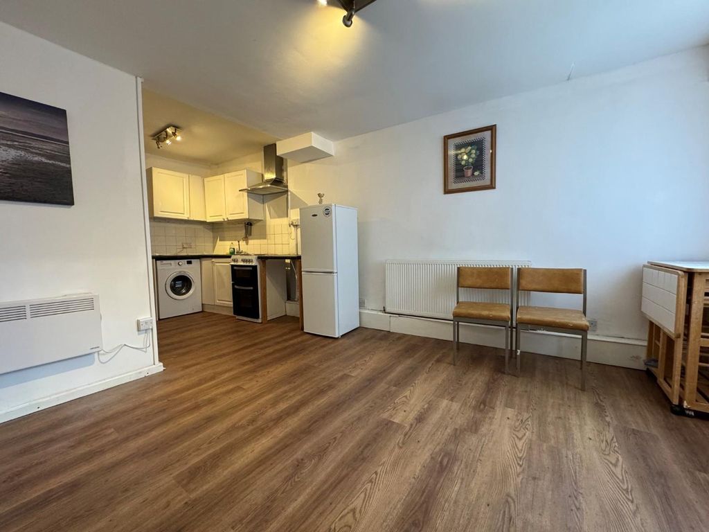 Property photo 2 of 7 8.Jpg