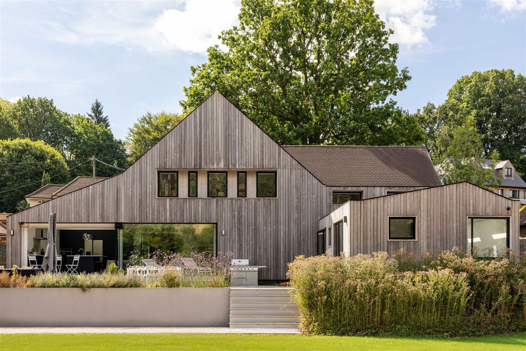 Property photo 1 of 38 Retouched Fairfield-57.Jpg
