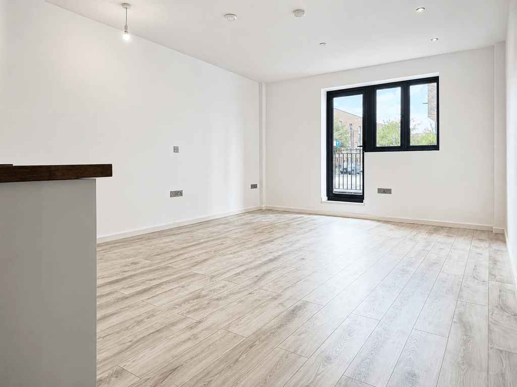Property photo 3 of 5 D56c9188-B8Fe-4d93-8B09-F5Eda3Cdbd60