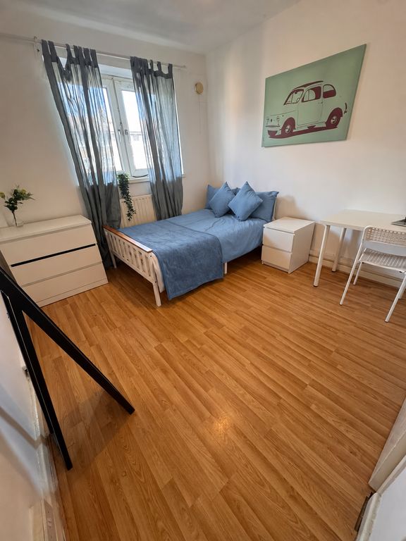 Property photo 1 of 6