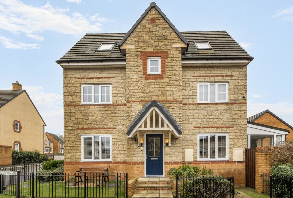 Property photo 1 of 20 698Bb613F2586-141...