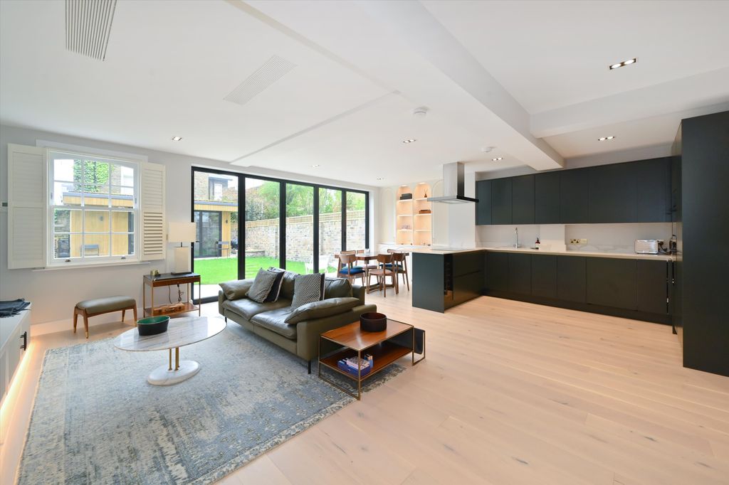 Property photo 1 of 17 Image
