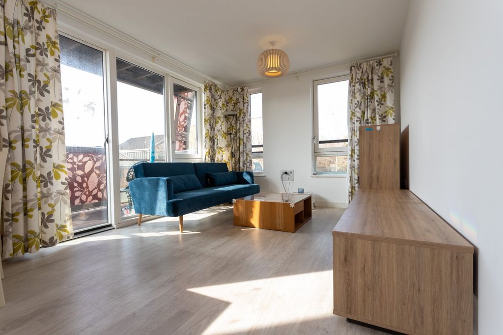 Property photo 3 of 11 Picture No. 17