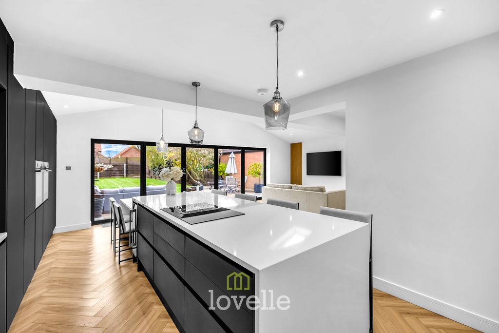 Property photo 3 of 49