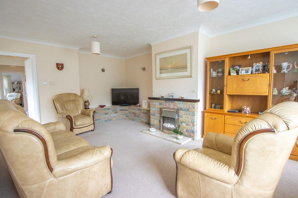 Property photo 3 of 17 5596554