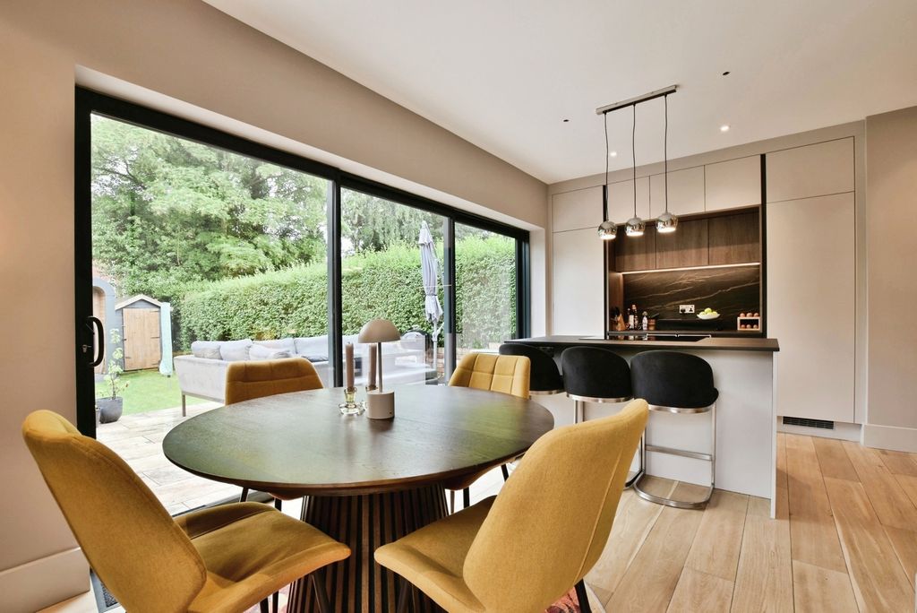 Property photo 3 of 30 Dining Area