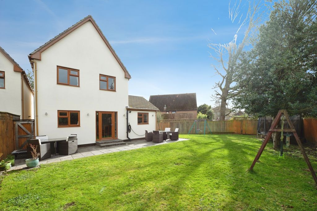 Additional image 19 of 3 bed detached house for saleSpinney Close, Rainham RM13