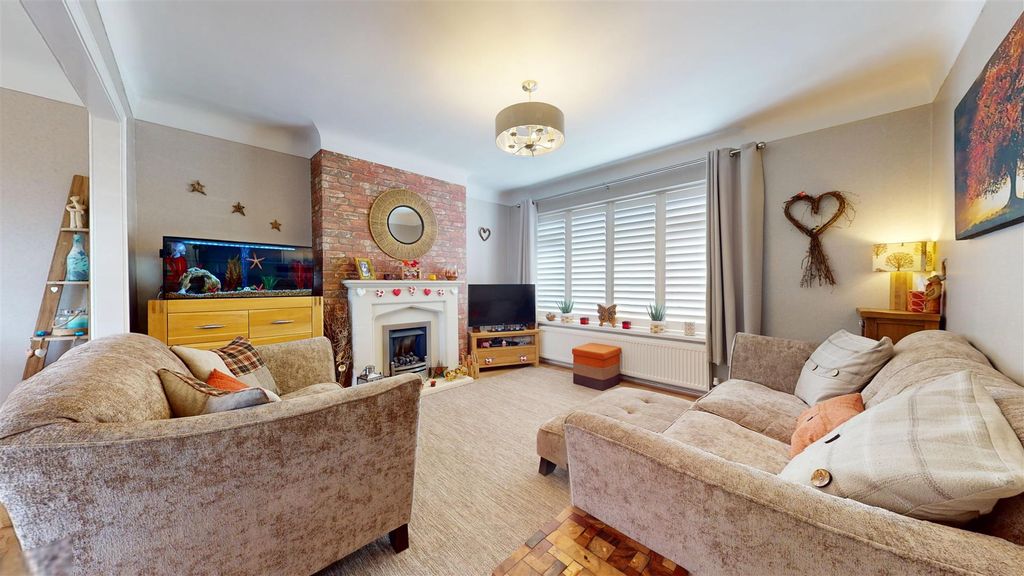 Property photo 3 of 33 News Lane Living Room