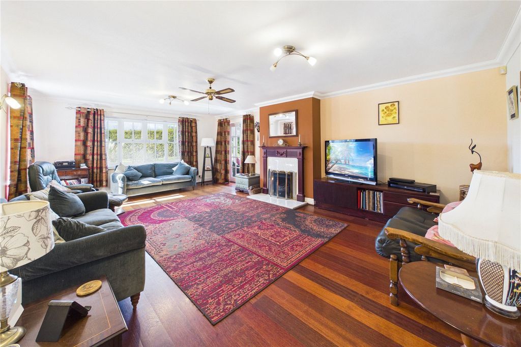 Property photo 3 of 24 Living Room