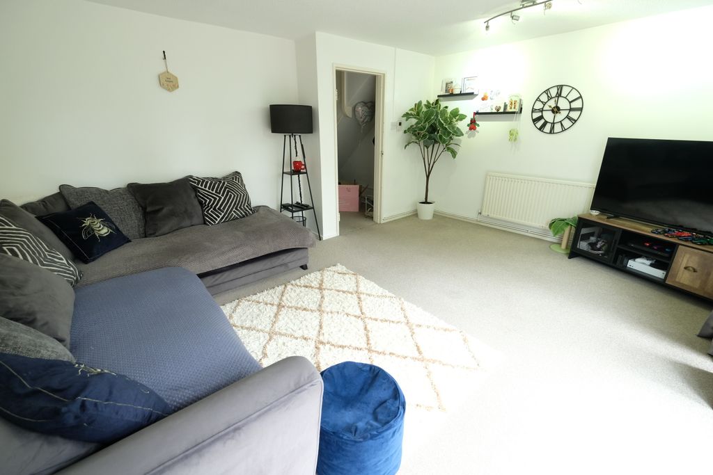 Property photo 3 of 14 Sitting/Dining Room