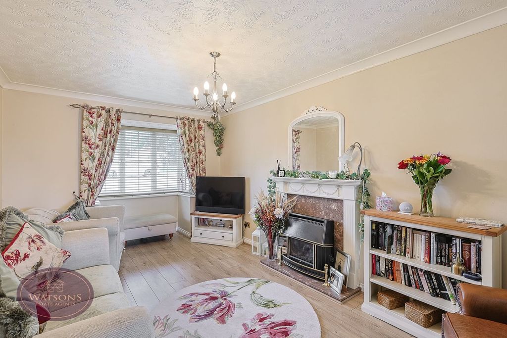 Property photo 2 of 32