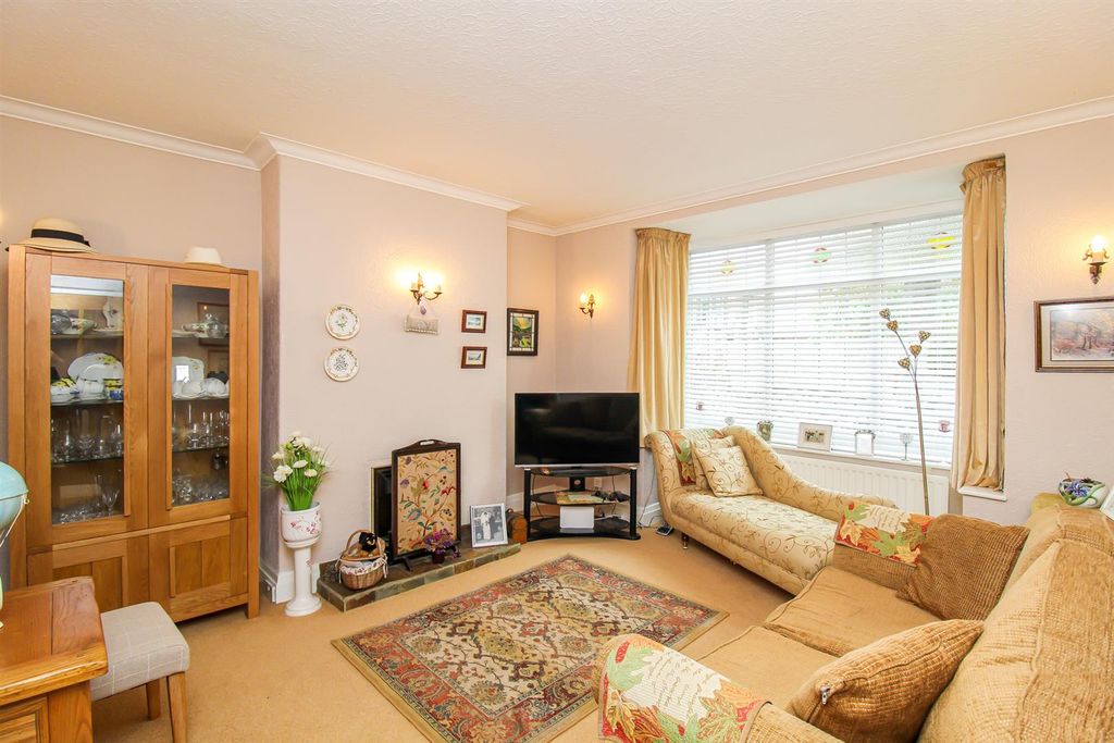 Property photo 2 of 12 Living Room