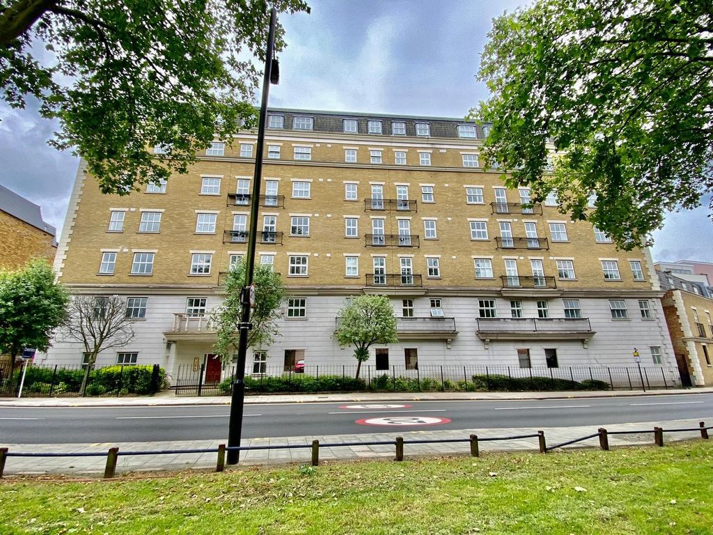 Property photo 1 of 9 Nelsons Are Proud To Present This Stunning Two Double Bedroom Top Floor Flat Located Within Minutes Of Clapham Common Station And Abbeville Road.