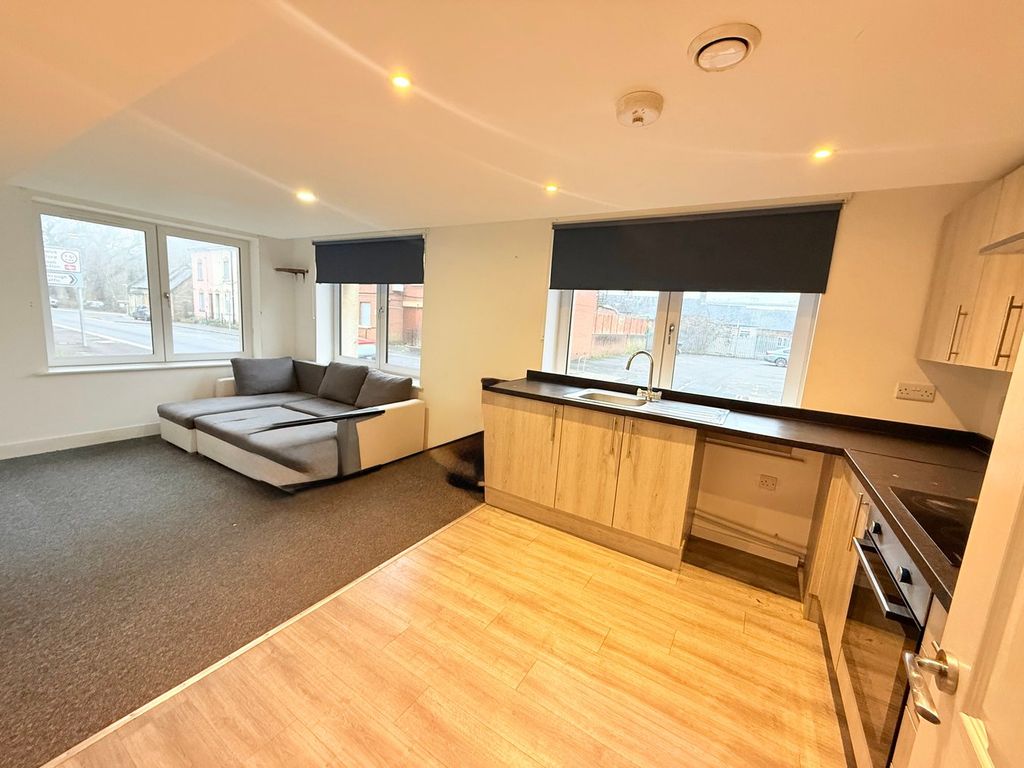 Property photo 2 of 11