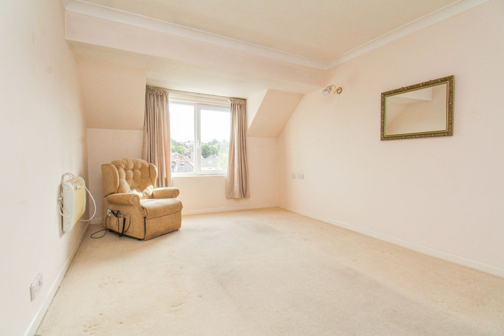 Property photo 3 of 13