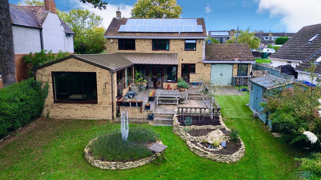 Property photo 3 of 21