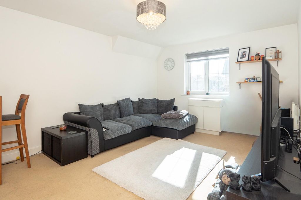 Property photo 2 of 17 Living Room