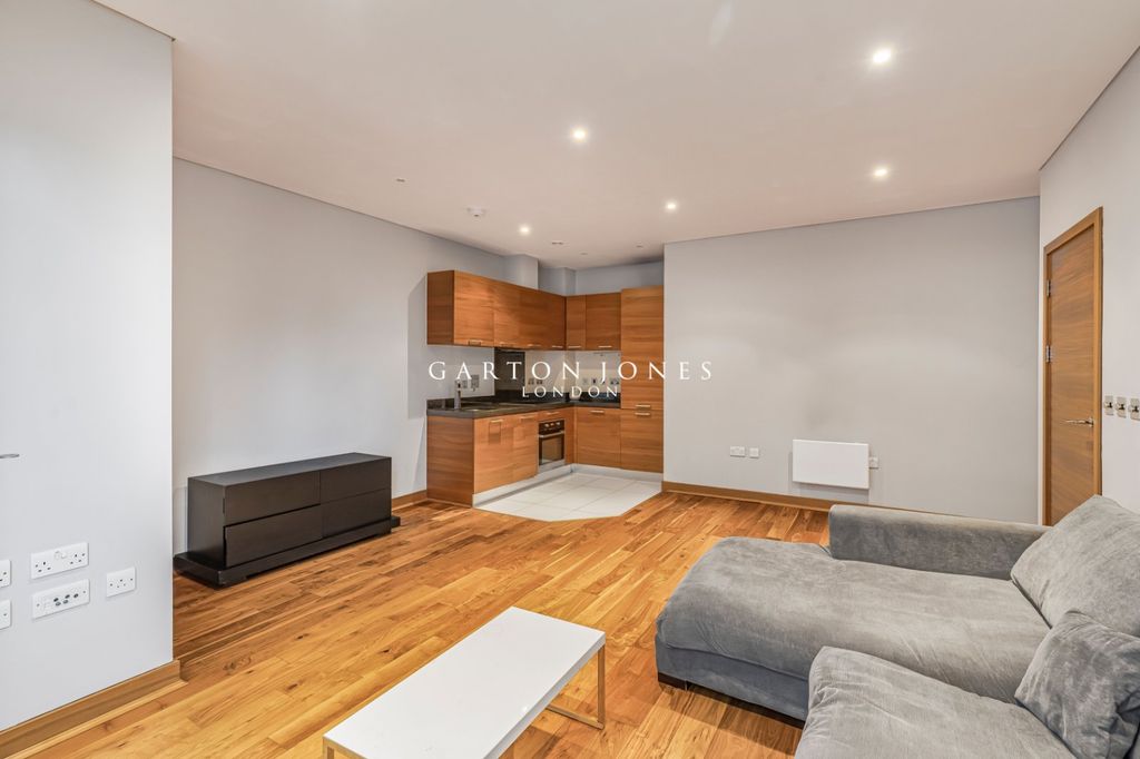 Property photo 3 of 17 Picture No. 04