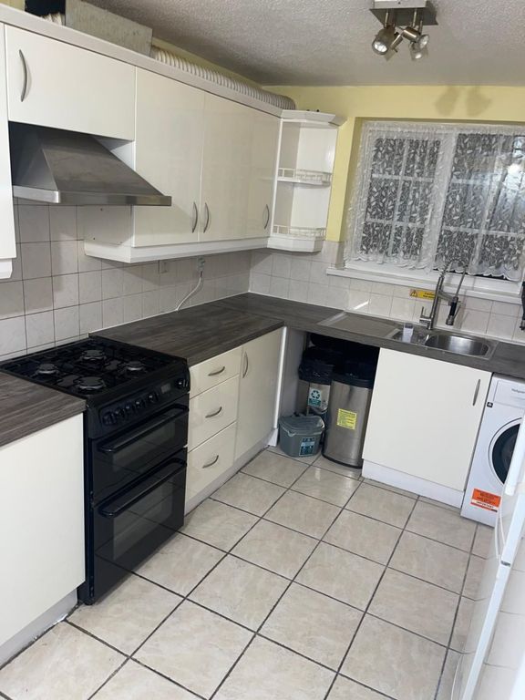 Property photo 1 of 5