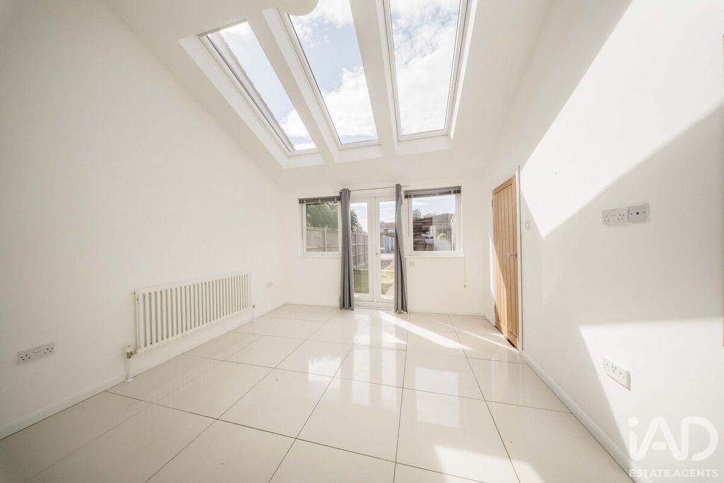 Property photo 1 of 23