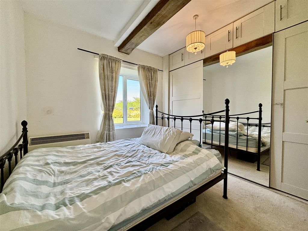 Property photo 3 of 10 Bedroom