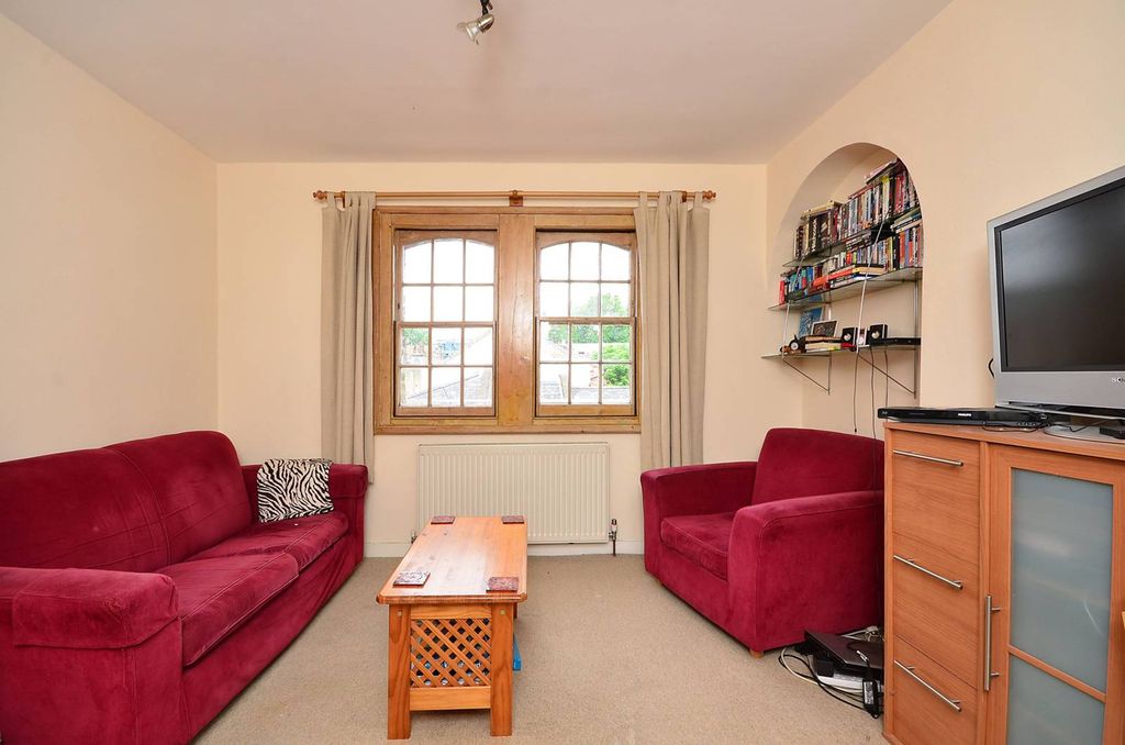 Property photo 1 of 6