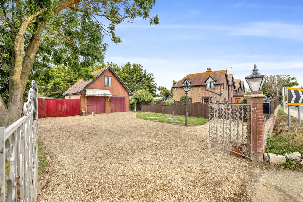 Property photo 3 of 31