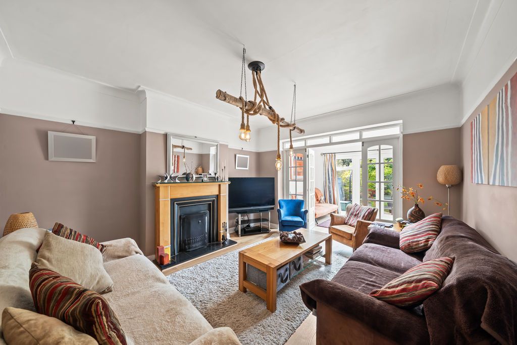 Property photo 2 of 16 Photo 16