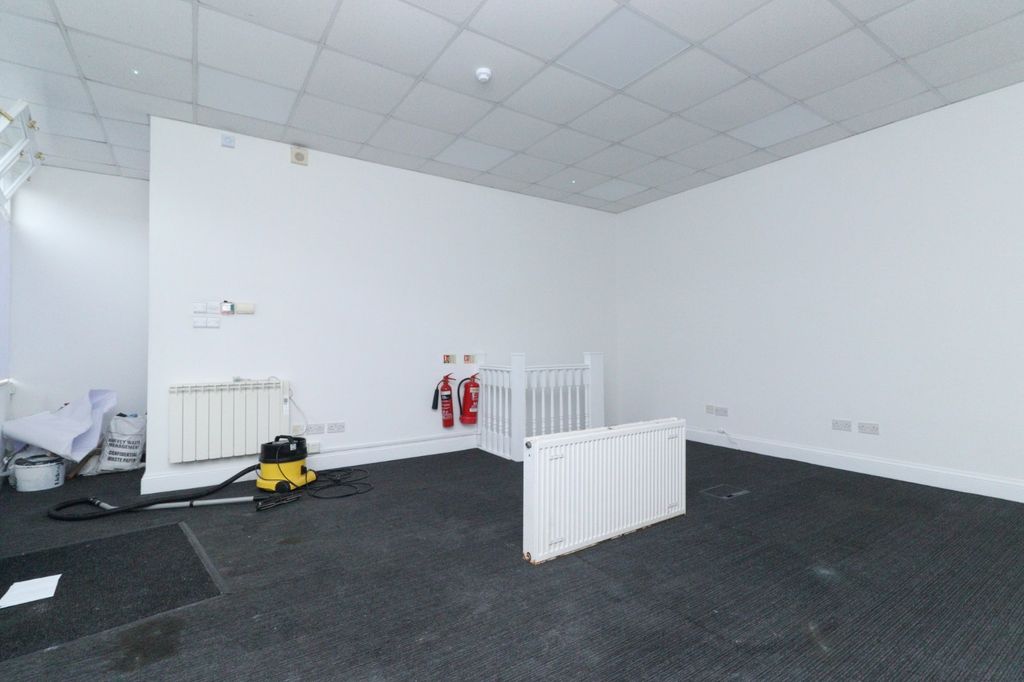 Property photo 3 of 9 Picture No. 13