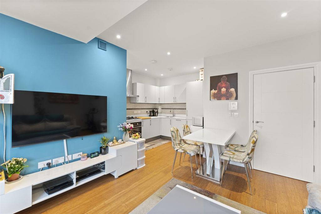 Property photo 3 of 11 Dsc00033.Jpg