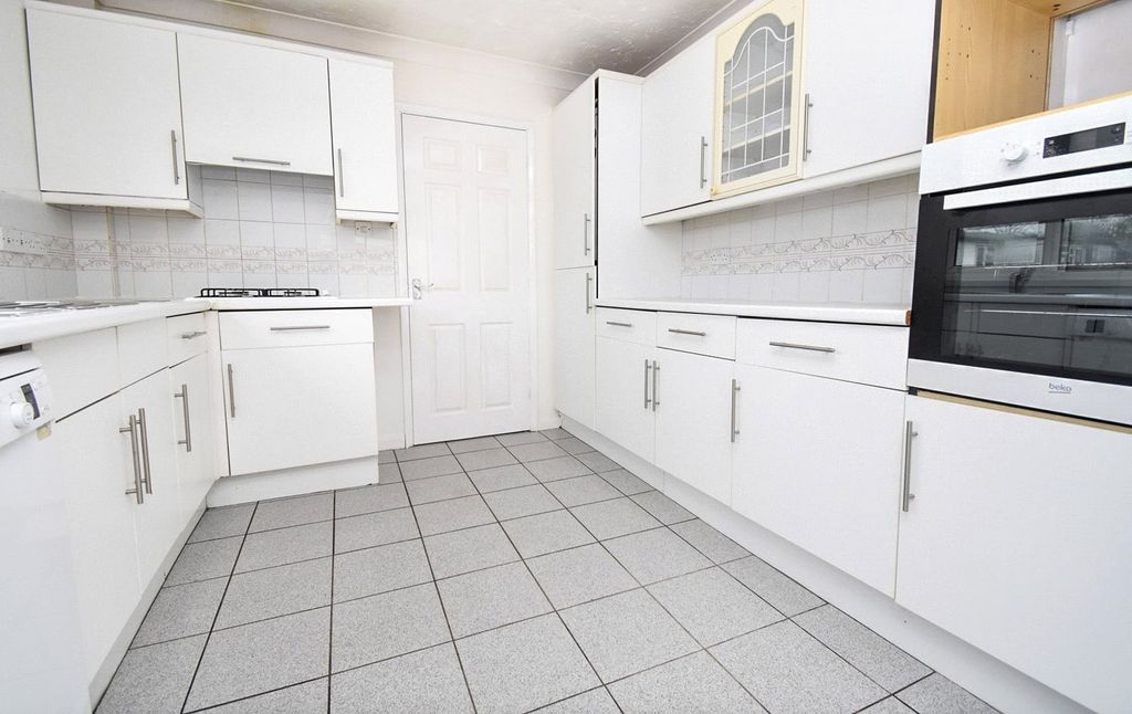 Property photo 3 of 11 Picture No. 33