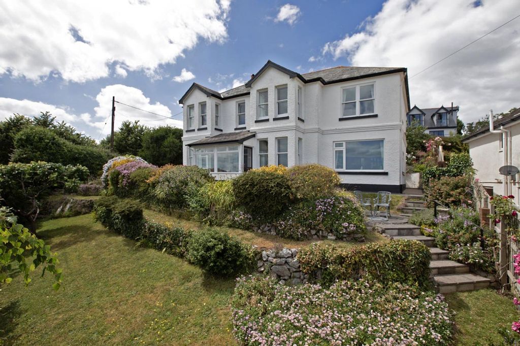 Property photo 1 of 43