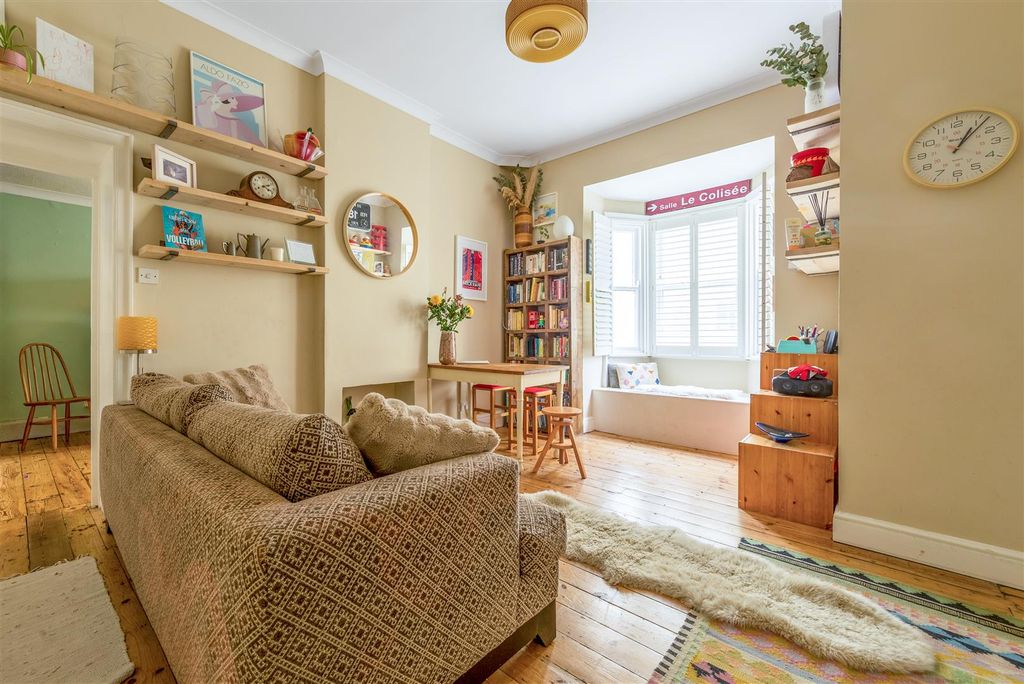 Property photo 2 of 24